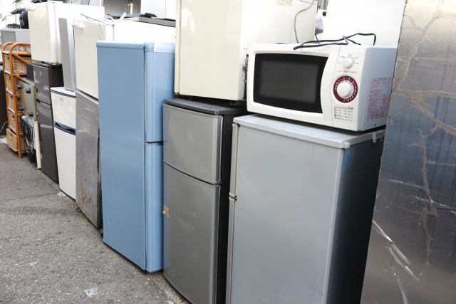 冷蔵庫のお届け、壊れた冷蔵庫の回収のご依頼(横浜市保土ケ谷区)
